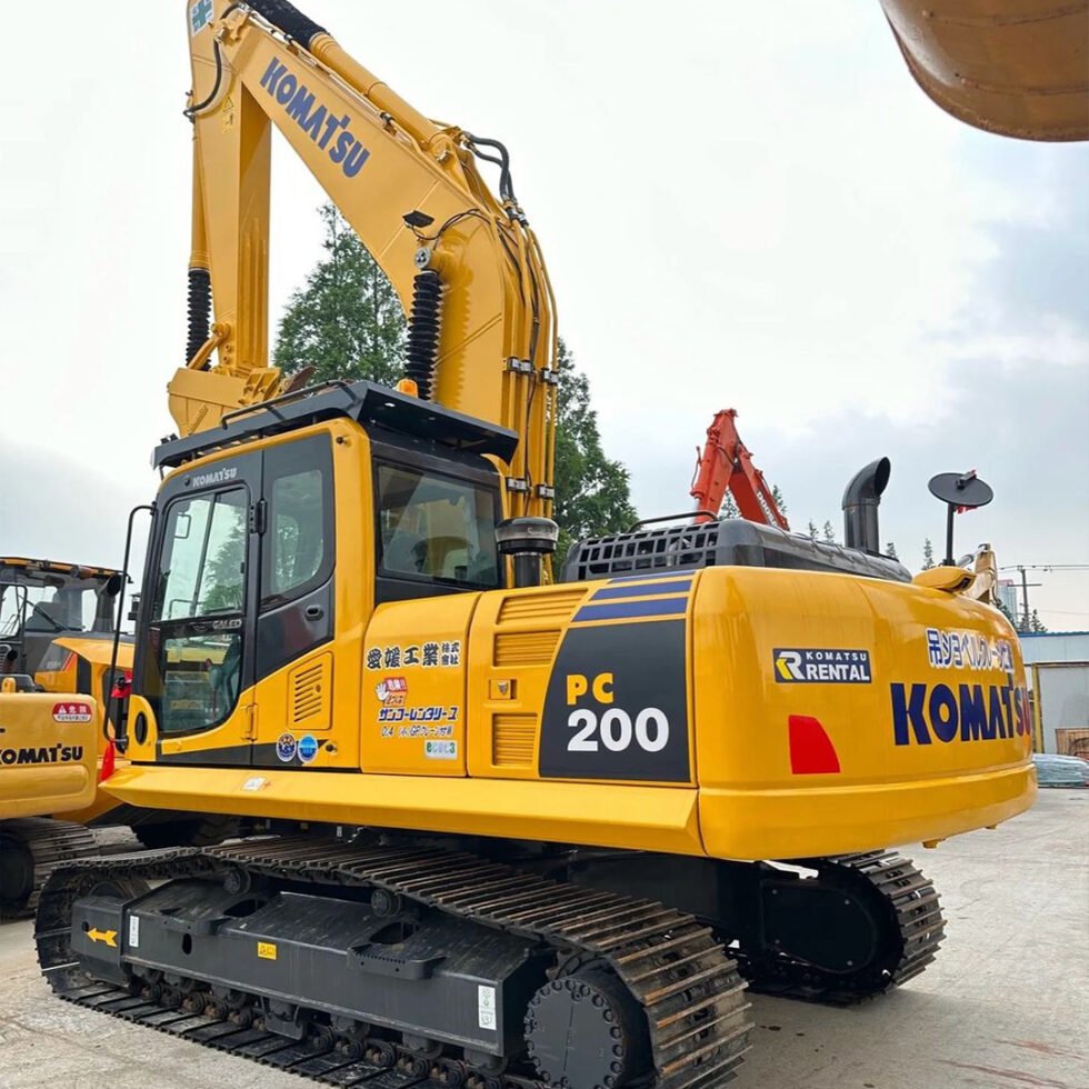 KOMATSU PC200-7 AÑO 2024 - Image 2