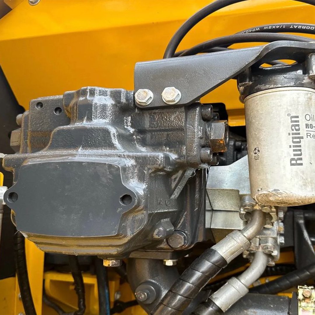 KOMATSU PC200-7 AÑO 2024 - Image 7